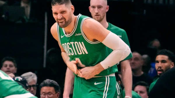 Nikola Vučević polomio prst