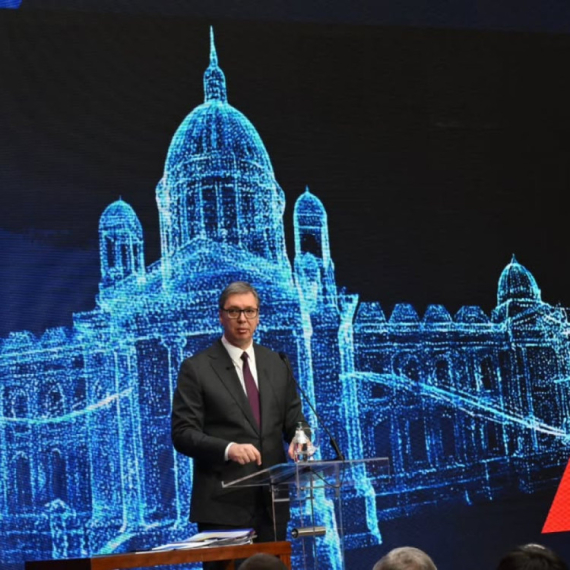 Vučić: "Sve više dece lečimo od retkih bolesti"; "Ljudi više ne smeju da čekaju na operacije"