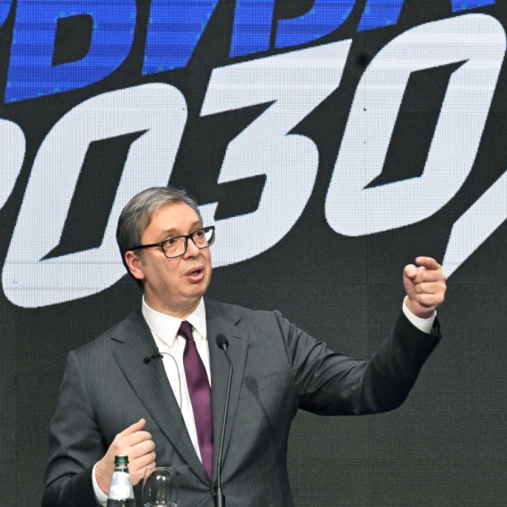 Vučić: Do sada izgrađeno 622 kilometra auto-puteva i brzih saobraćajnica; Radimo još 380 kilometara FOTO