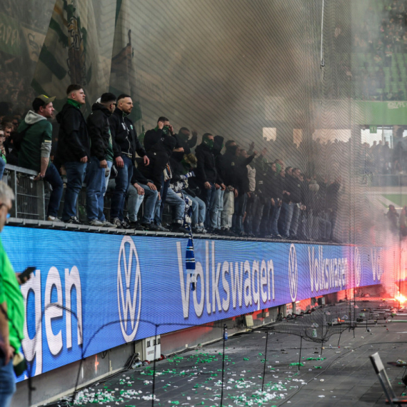 Nesvakidašnji haos u Bundesligi – igrači se tukli, navijači divljali FOTO