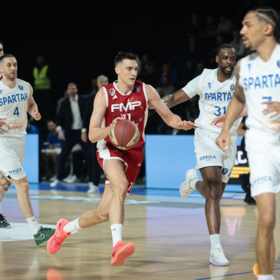 Lud meč u Subotici: Spartak pobedio FMP posle drame