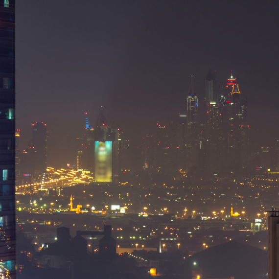 Ostaci iranskih projektila udarili u kulu u Dubai Marini; Gust dim kuljao iz višespratnice VIDEO