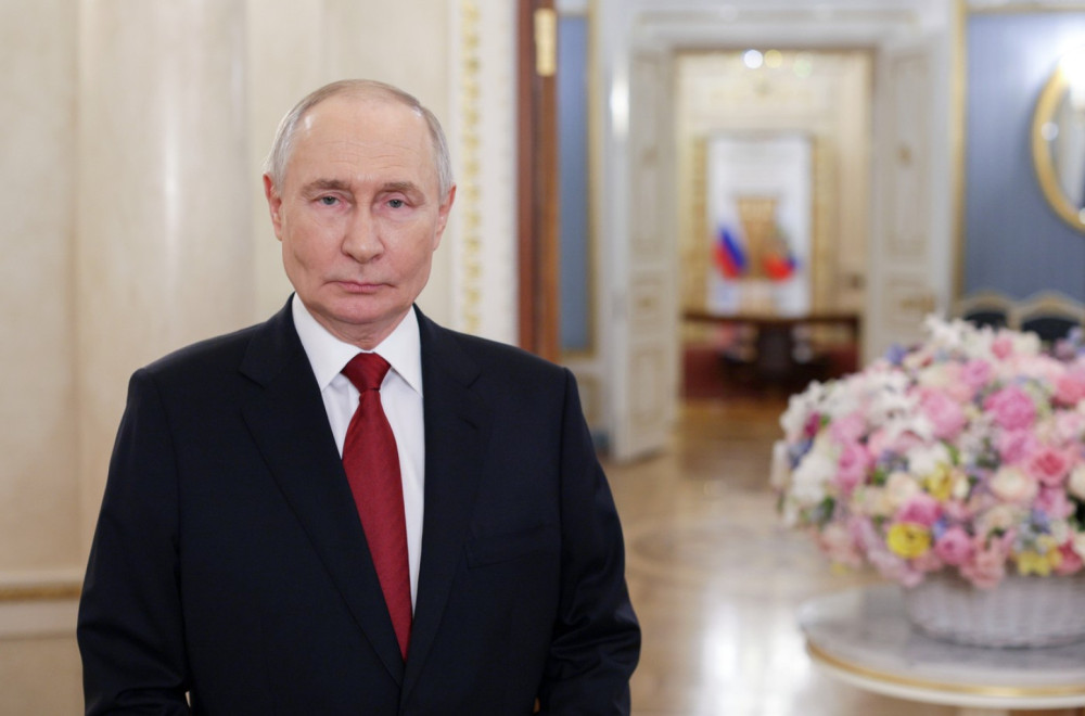 Putin se gušio od kašlja dok je čestitao Dan žena: Slučajno objavljen snimak postao viralan VIDEO