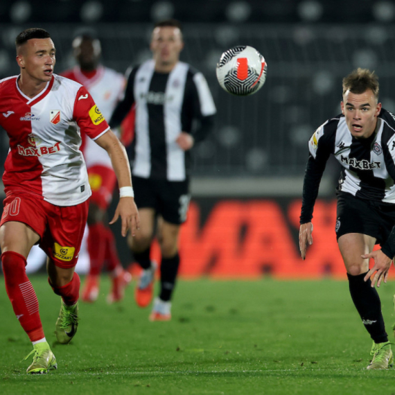 Derbi na "Karađorđu" – Vojvodina ofanzivna, Partizan promenio golmana