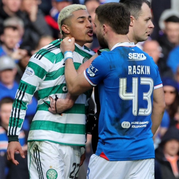 Seltik utišao "Ajbroks" – ludilo posle "Old Firma", navijači upali na teren! VIDEO