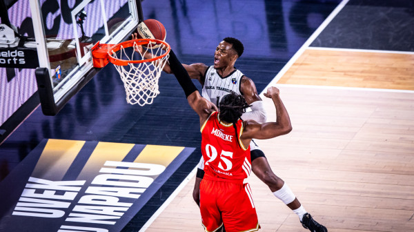 Zvezda gubi na poluvremenu