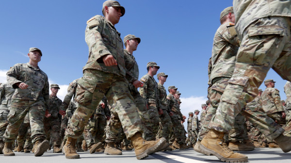 SAD u krizi; Samo 23 odsto mladih sposobno za vojsku; Starosna granica pomerena na 42 godine