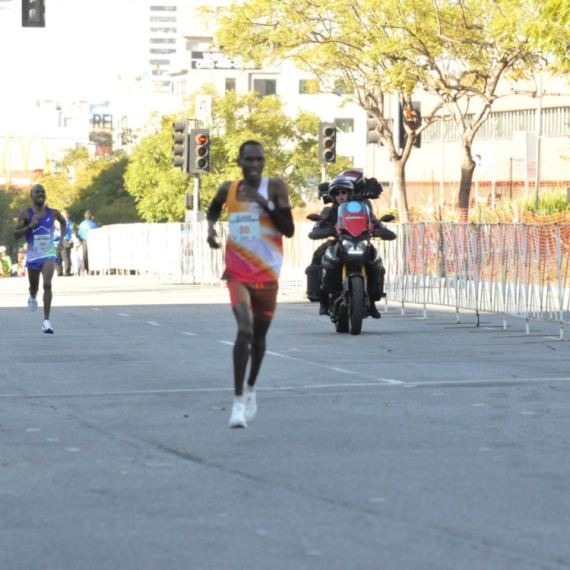 Najluđi finiš maratona u istoriji – Amerikanac prestigao rivala pred ciljem i slavio za 0,01 sekundu! VIDEO