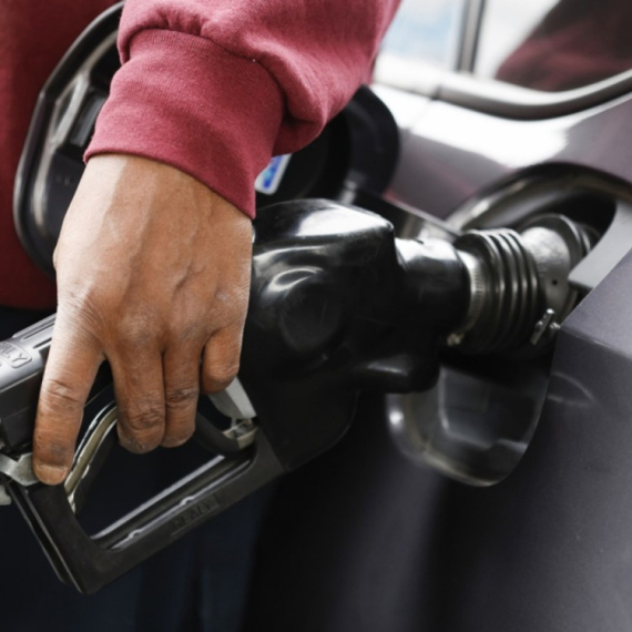 Vlada Srbije zabranila izvoz nafte i naftnih derivata