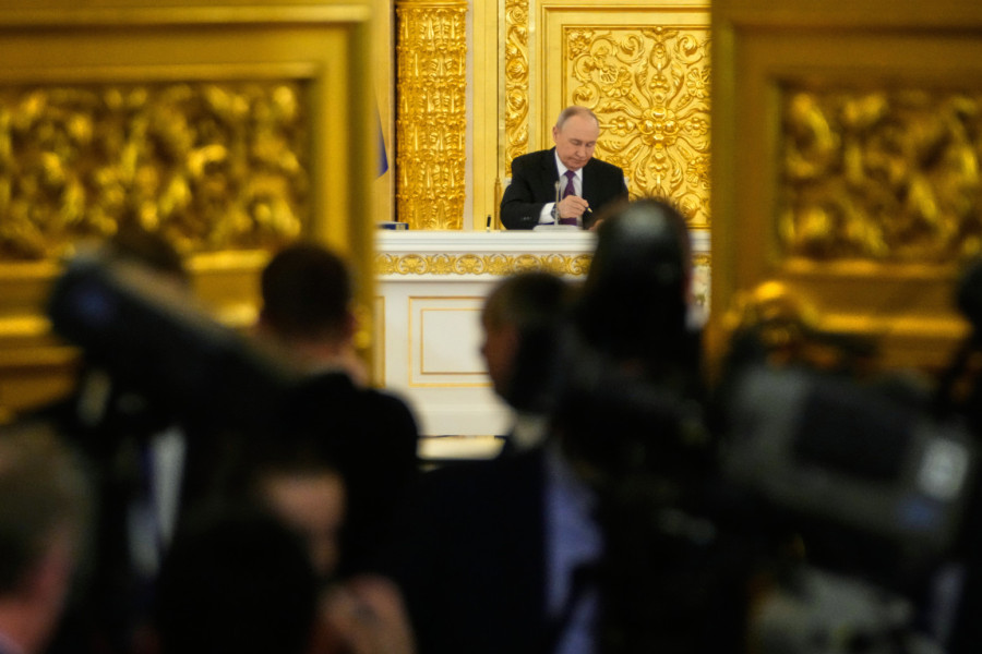 Putin pada na kolena