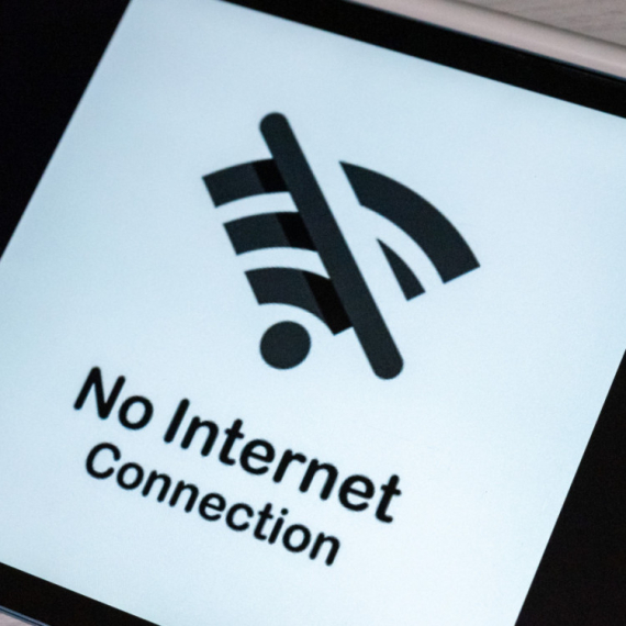 "Digitalni mrak" bez povratka: Iran potpuno odsečen, internet pao na 1%