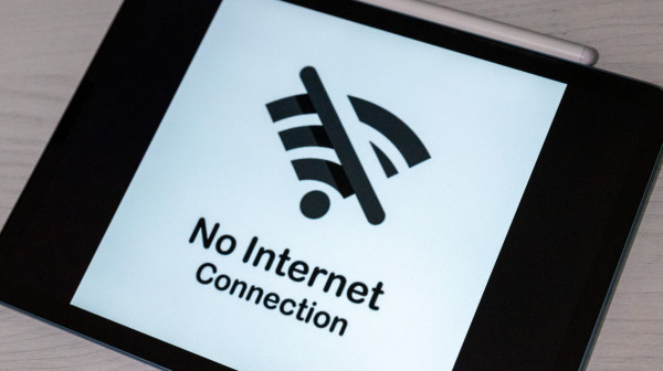 "Digitalni mrak" bez povratka: Iran potpuno odsečen, internet pao na 1%