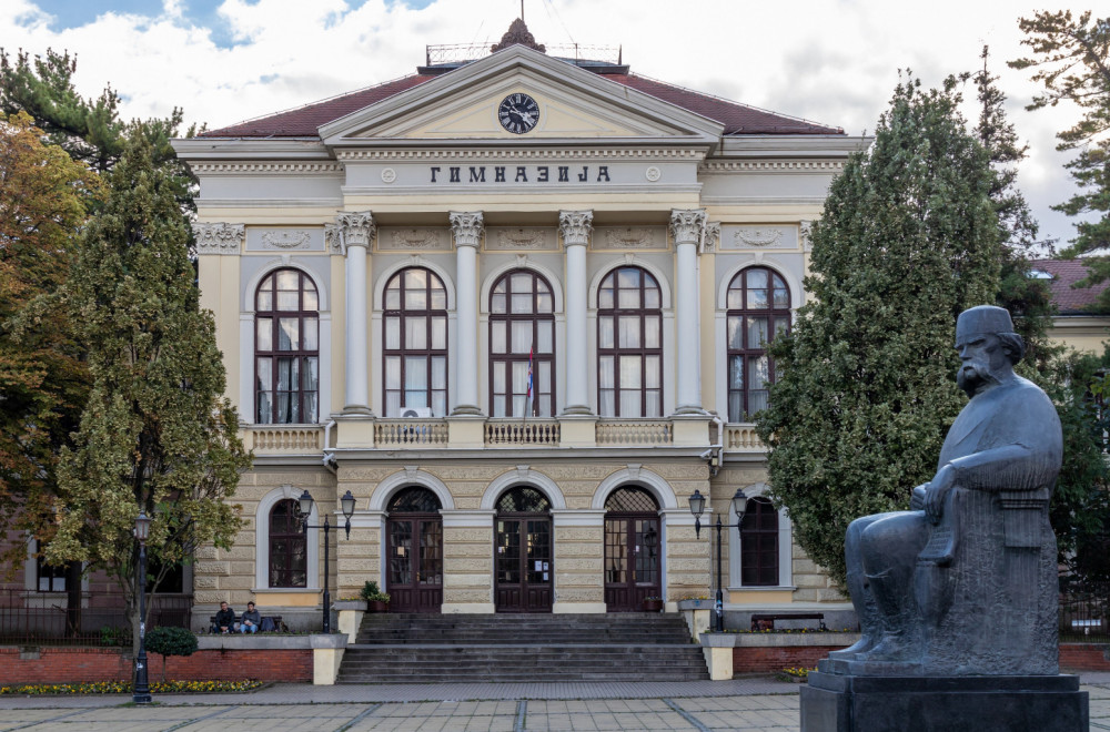Raspisan tender za sanaciju pročelja Prve kragujevačke gimnazije