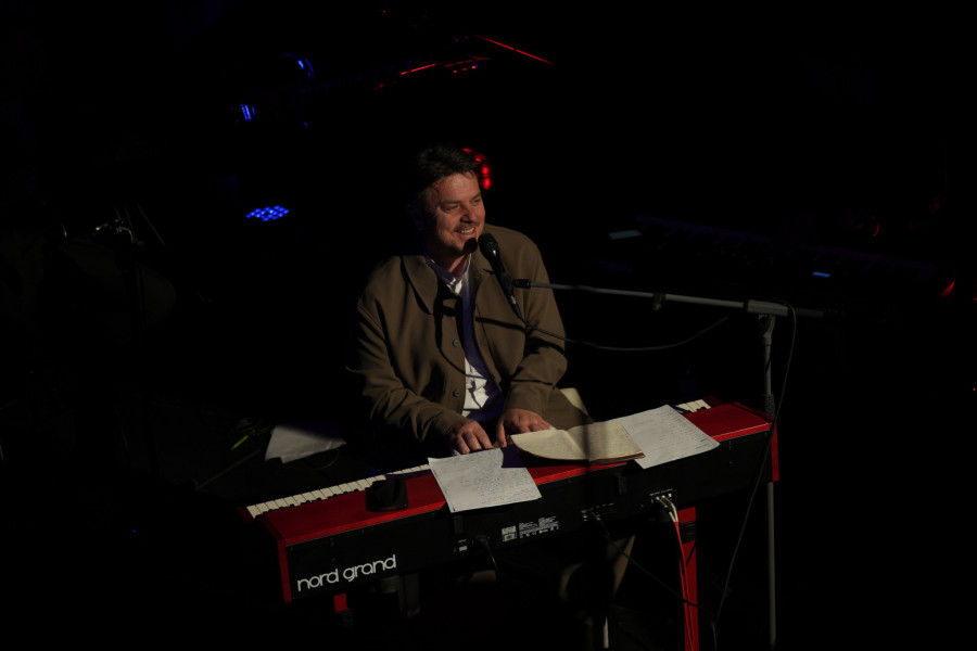 Veče za visoke pete: Boris Režak obradovao dame za Osmi mart u Fondaciji Mozzart