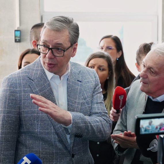 Vučić o rezervama nafte: "Sada imam bolje vesti"; Poseta kompaniji Sigma VIDEO