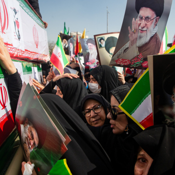 Dramatične scene u Iranu: Tokom bombardovanja odjekuje "Alahu Akbar" VIDEO