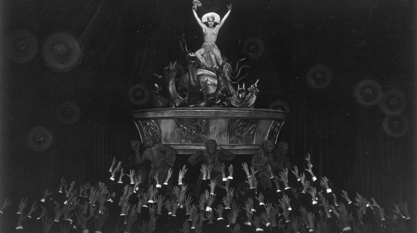 Radnja kultnog filma iz 1927. smeštena je u sadašnji trenutak: Budućnost je stigla