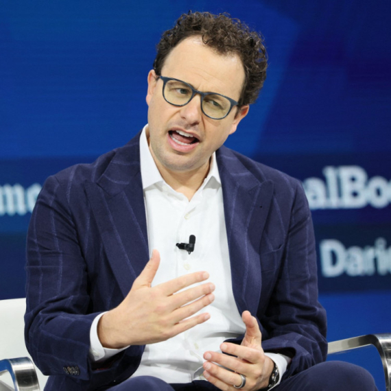 Haos u vrhu AI industrije: Anthropic udario na Pentagon, a razlog je OpenAI