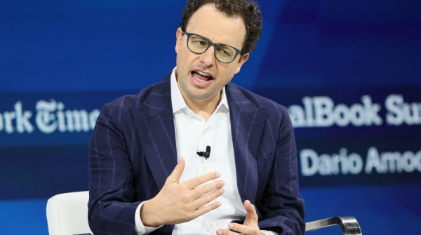 Haos u vrhu AI industrije: Anthropic udario na Pentagon, a razlog je OpenAI