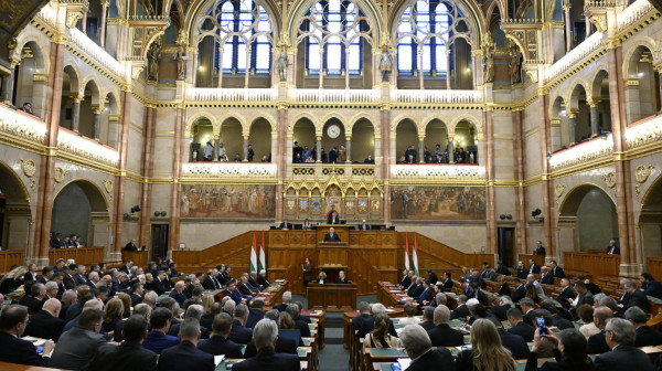 Mađarska u nedelju bira: Orban protiv nove opozicije na izborima