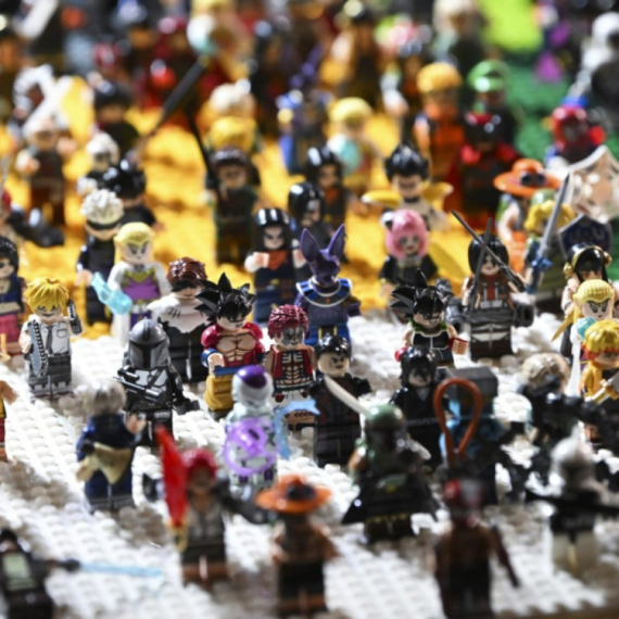 Iranski "lego rat" zapalio mreže: Tramp pritiska dugme, rakete lete ka Bliskom istoku VIDEO