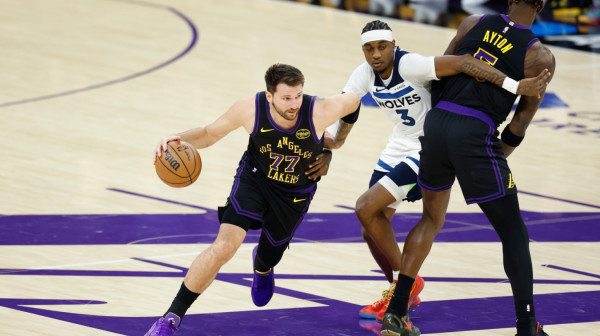 Tripl-dabl svemoćnog Dončića "uspavao" Minesotu VIDEO