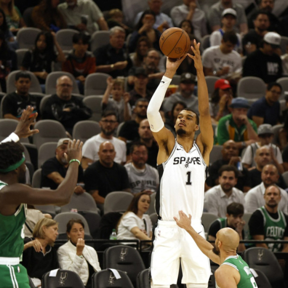 Boston nemoćan pred Vembijem; Rajaković i Toronto nemoćni u Hjustonu VIDEO