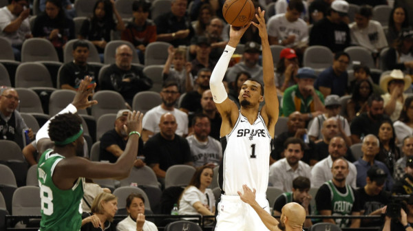 Boston nemoćan pred Vembijem; Rajaković i Toronto nemoćni u Hjustonu VIDEO