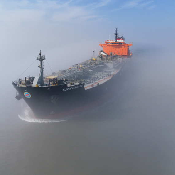 Pogođena dva teretna broda u Ormuskom moreuzu VIDEO