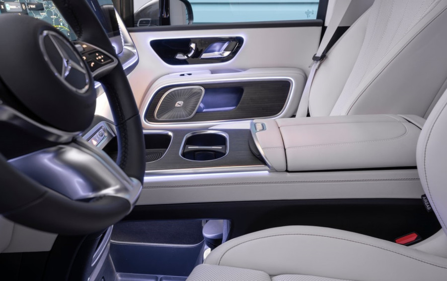 Luksuz za osmoro: Mercedes predstavio električni VLE sa dometom većim od 700 km FOTO