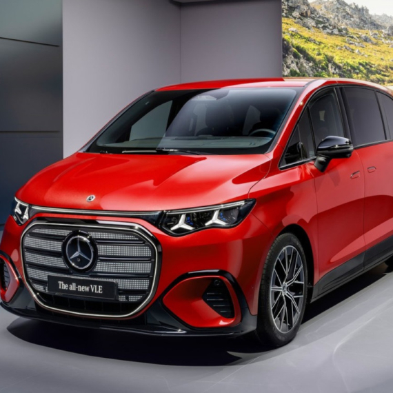 Luksuz za osmoro: Mercedes predstavio električni VLE sa dometom većim od 700 km FOTO