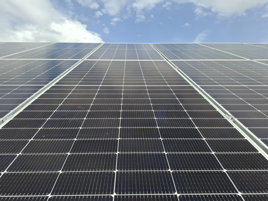 Nastavak investicija u obnovljive izvore energije: Puštena u rad najveća fotonaponska elektrana NIS-a FOTO