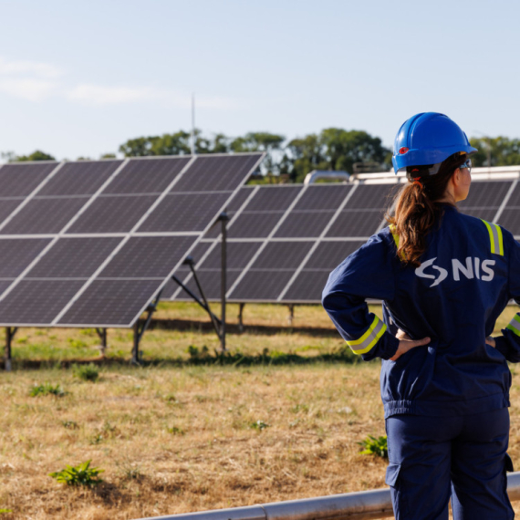 Nastavak investicija u obnovljive izvore energije: Puštena u rad najveća fotonaponska elektrana NIS-a FOTO