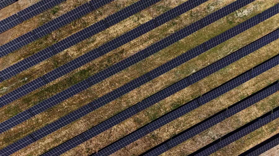 Nastavak investicija u obnovljive izvore energije: Puštena u rad najveća fotonaponska elektrana NIS-a FOTO