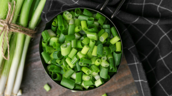 Prolećna namirnica puna vitamina: Mnogi je redovno jedu, a ni ne znaju koliko je zdrava