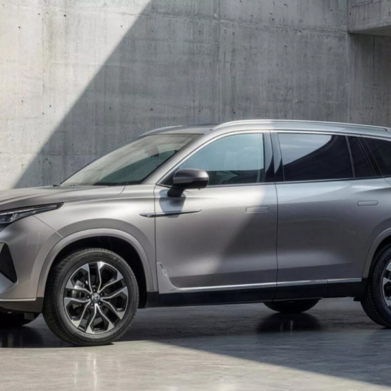 MG predstavio veliki SUV sa sedam sedišta po ceni kojom pobeđuje rivale FOTO/VIDEO