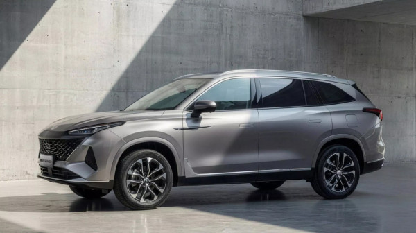 MG predstavio veliki SUV sa sedam sedišta po ceni kojom pobeđuje rivale FOTO/VIDEO