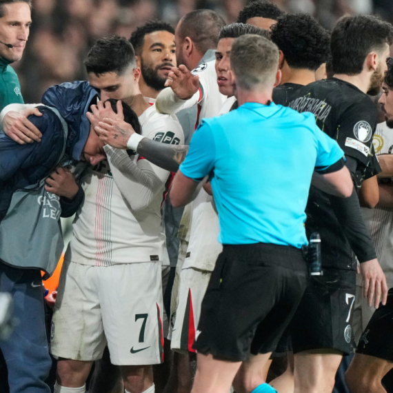 As Čelsija "patosirao" skupljača lopti – napravio haos i prošao bez kartona VIDEO