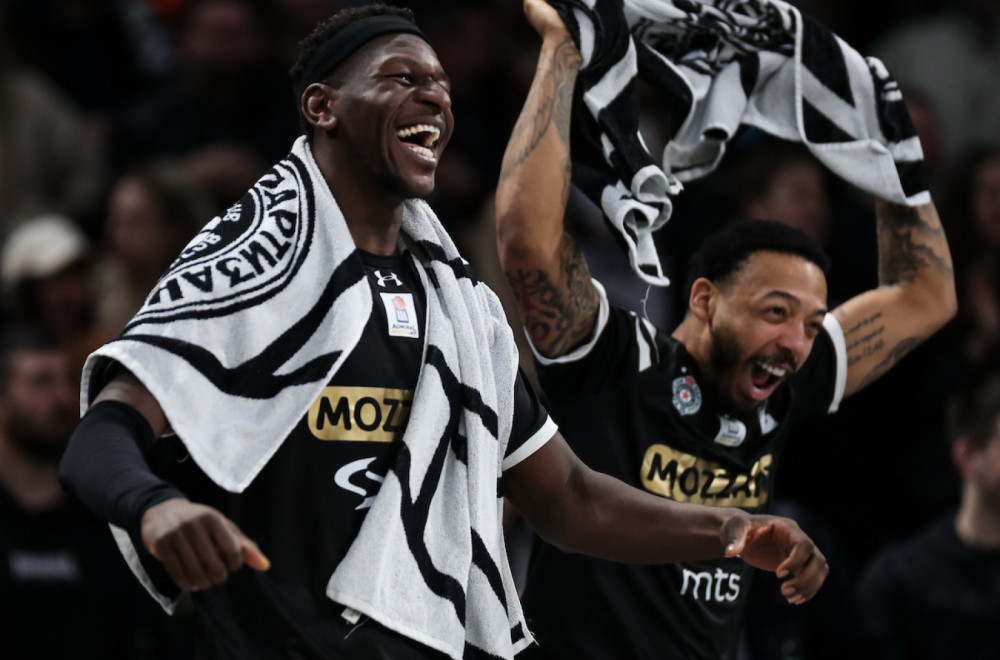 Dva igrača i trener oduševili grobare u Bolonji