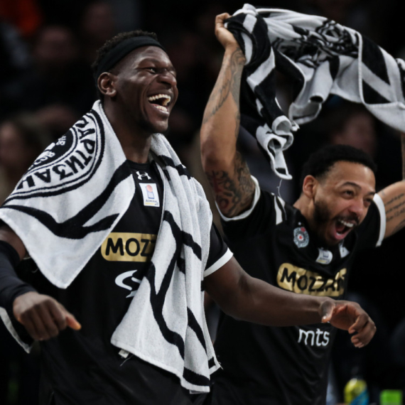 Dva igrača i trener oduševili "grobare" u Bolonji