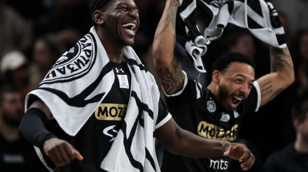 Dva igrača i trener oduševili "grobare" u Bolonji