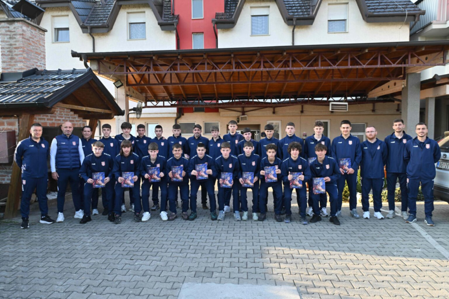 Kako treba da se ponaša reprezentativac Srbije? Paunović uručio Kodeks FSS FOTO/VIDEO