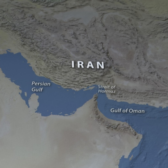 Poruka iz Ormuskog moreuza koja ledi krv u žilama; Vijori se ruska zastava