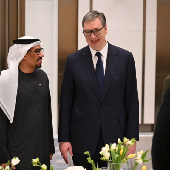 Vučić na iftar večeri u ambasadi UAE: Posebna je čast biti gost naših prijatelja FOTO