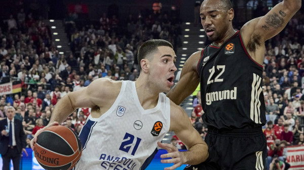 Svajder uz zvuk sirene srušio Bajern