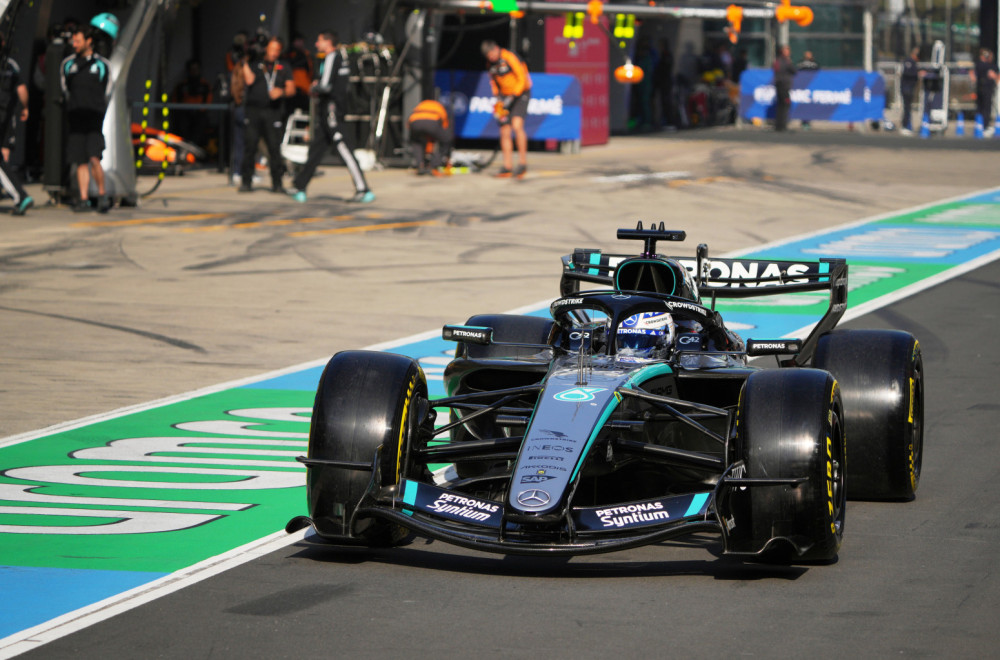 Mercedes nedodirljiv – Rasel najbrži