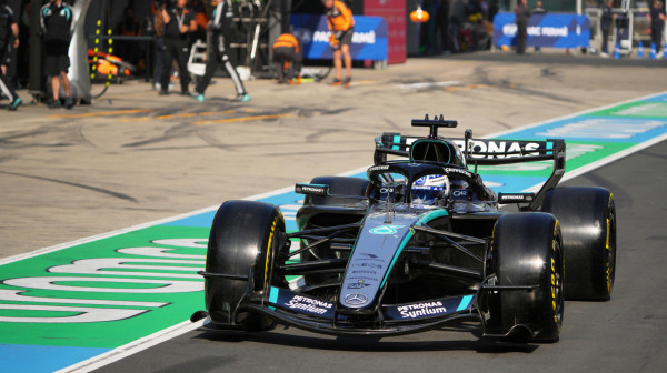 Mercedes nedodirljiv – Rasel najbrži