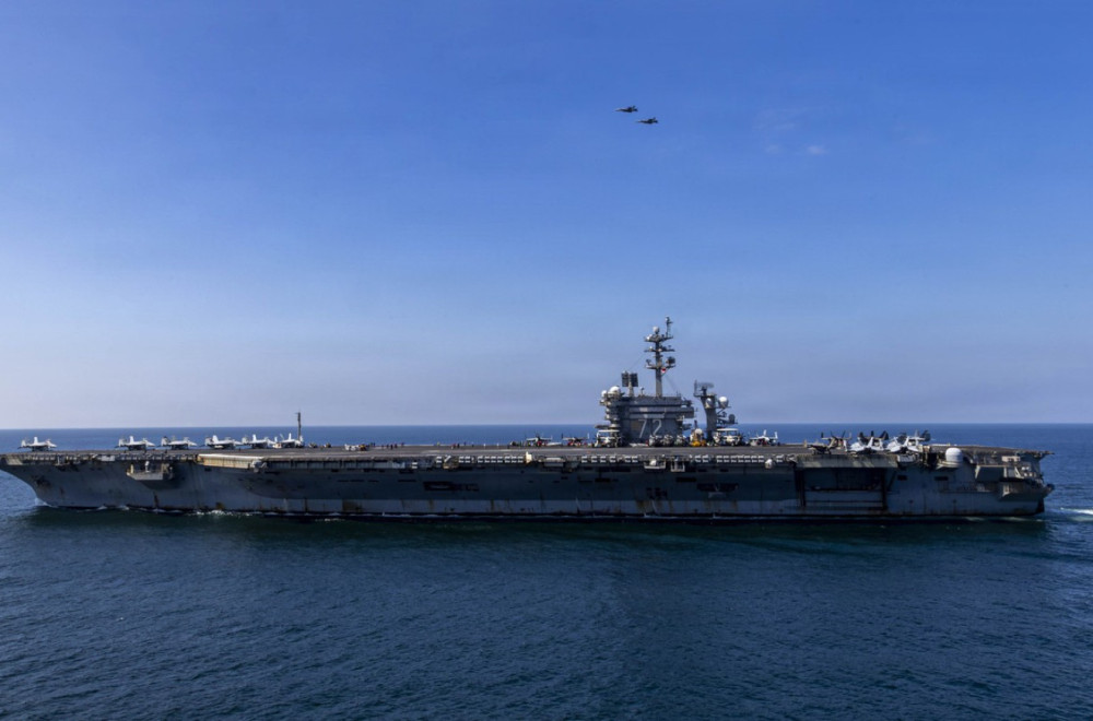 Amerika u šoku; "Abraham Linkoln" je pogođen FOTO