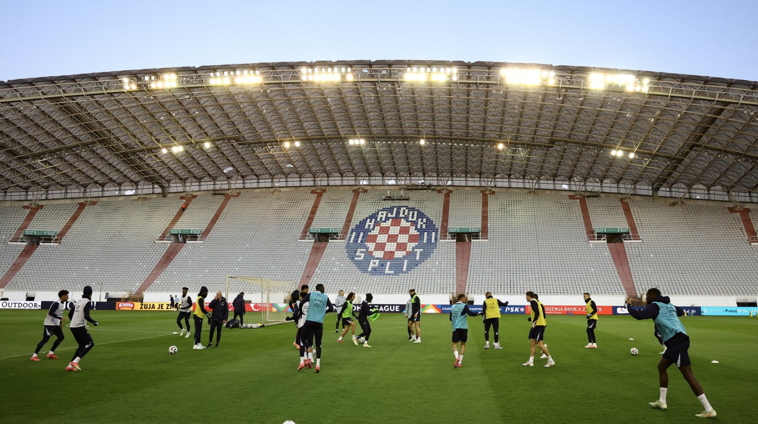 Hrvati ruše Poljud!