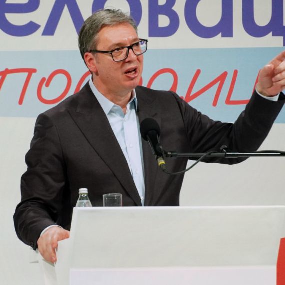 Poruka Plenkoviću; Vučić: "Ne moraš ti da obavestiš NATO, ja ću"; "Ponosan na ono što su srpske ruke zaradile"